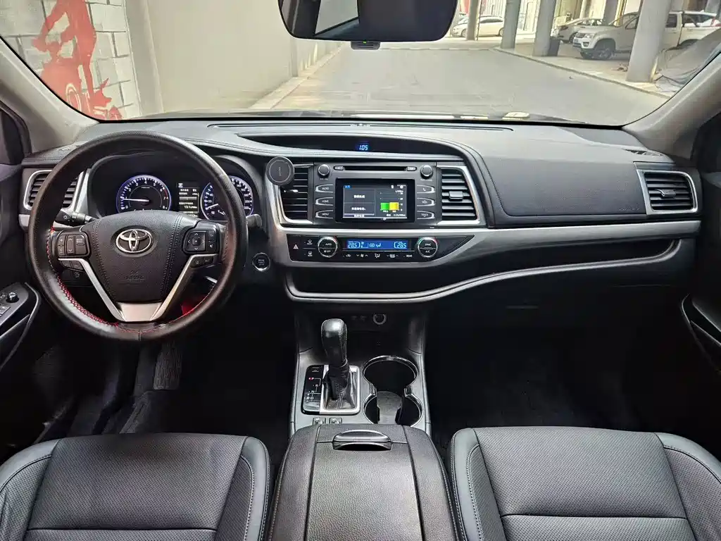 Toyota Highlander 2020 — фото 8