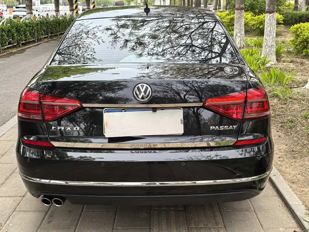 Volkswagen Passat 2017 — фото 8