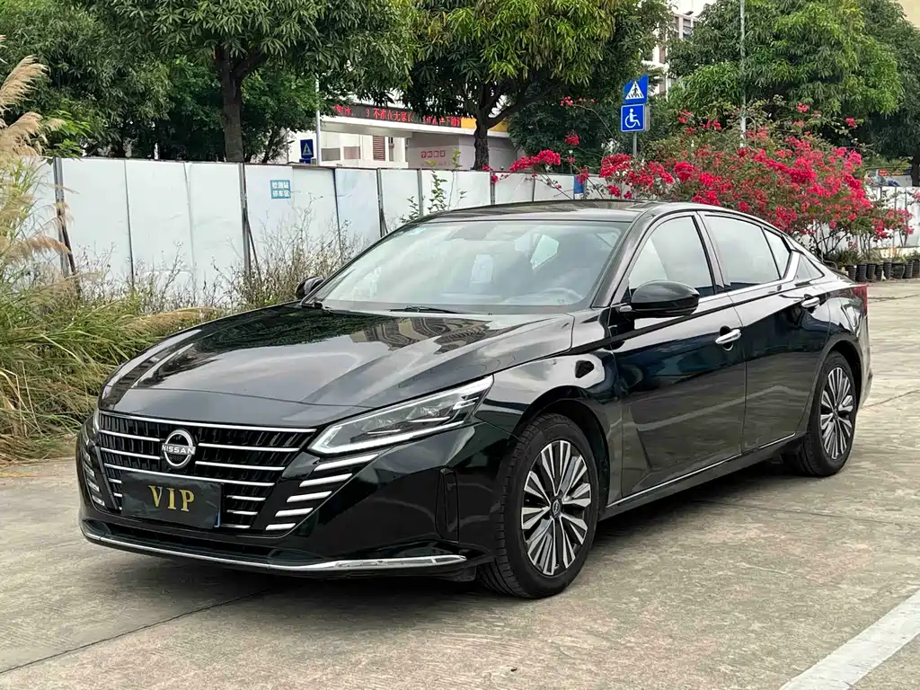 Nissan Teana 2023 — фото 1