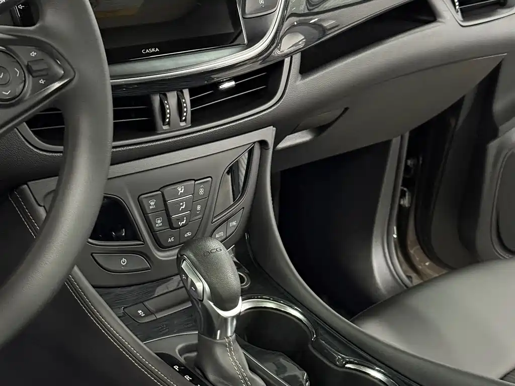 Buick Envision Plus 2017 — фото 10