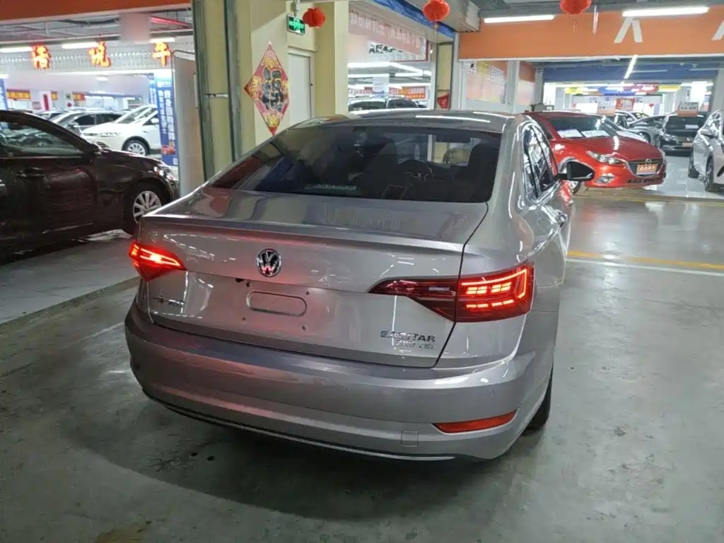 Volkswagen Sagitar 2020