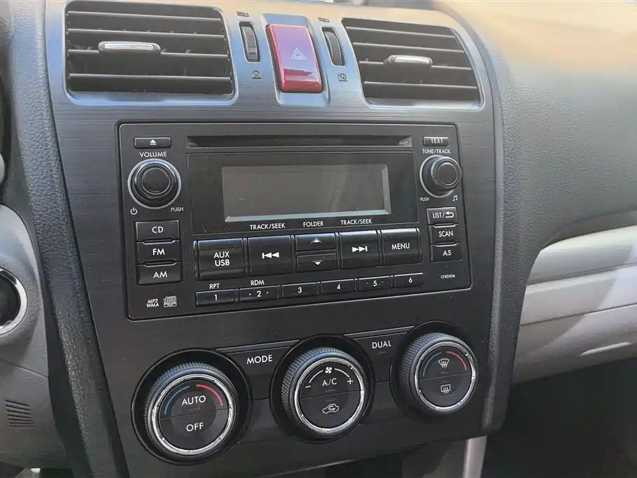 Subaru Forester 2015 — фото 13
