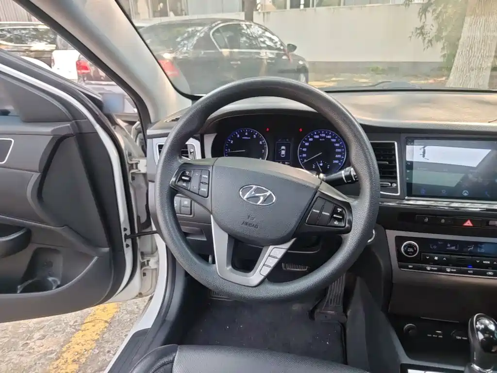 Hyundai Mistra 2015 — фото 11