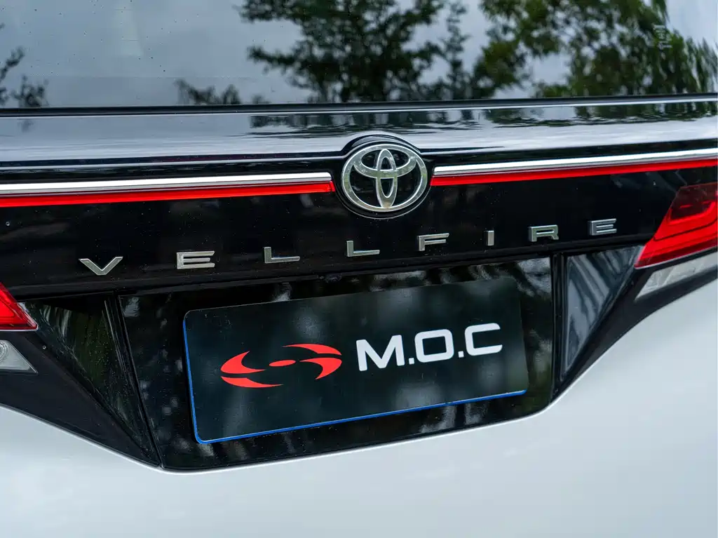 Toyota Vellfire 2023 — фото 12