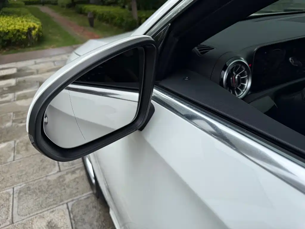 Mercedes-Benz A-Class 2019 — фото 16