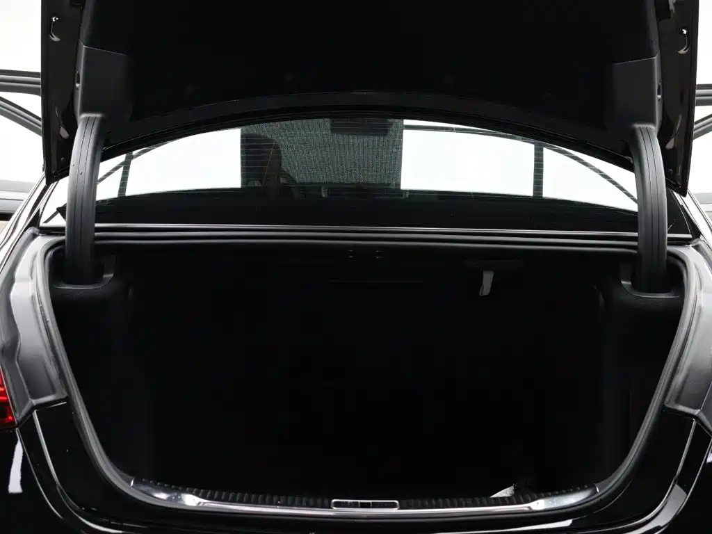 Mercedes-Benz Maybach S-Class 2023 — фото 12