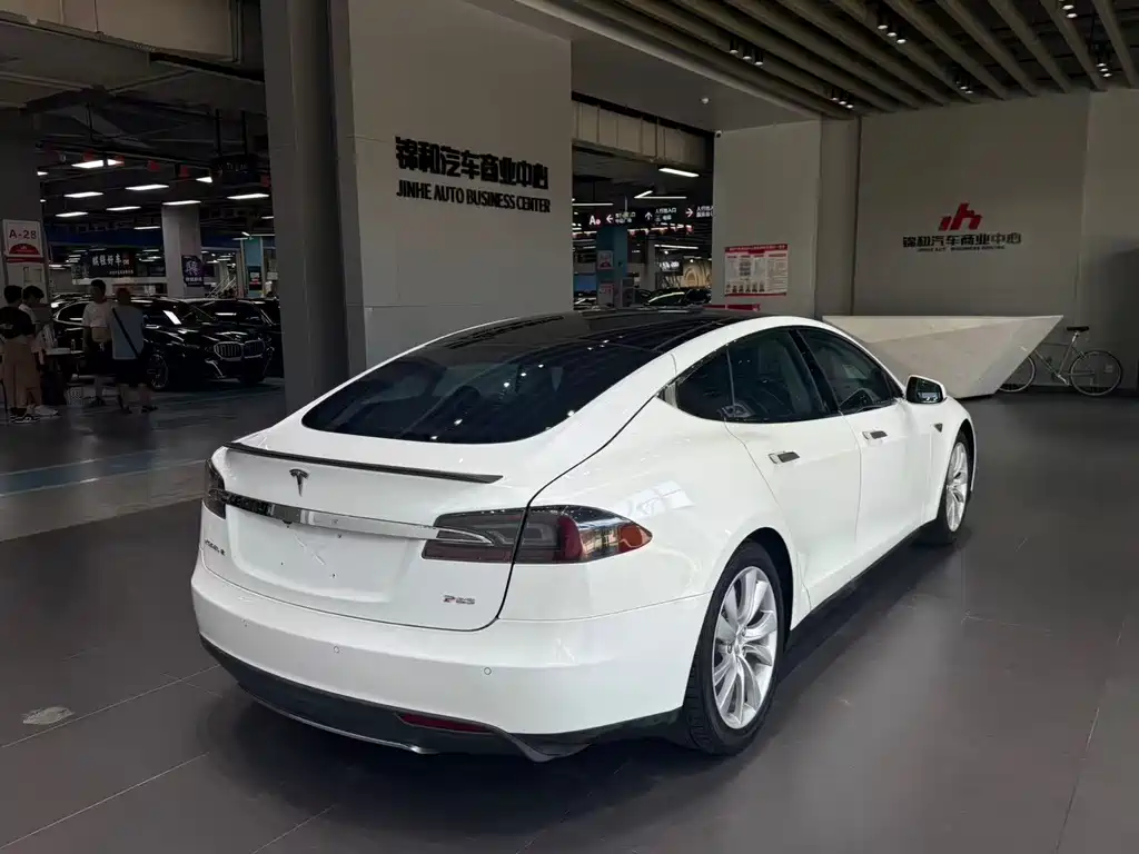Tesla Model S 2014 — фото 9