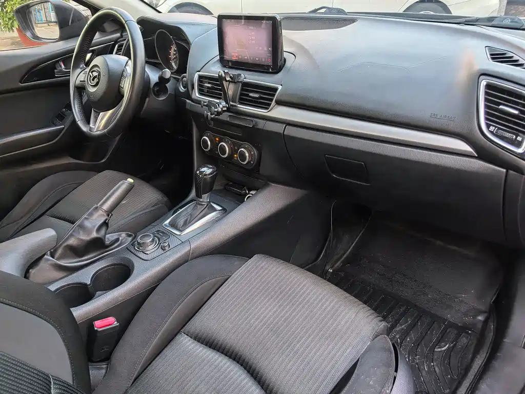 Mazda 3 Axela 2015 — фото 13