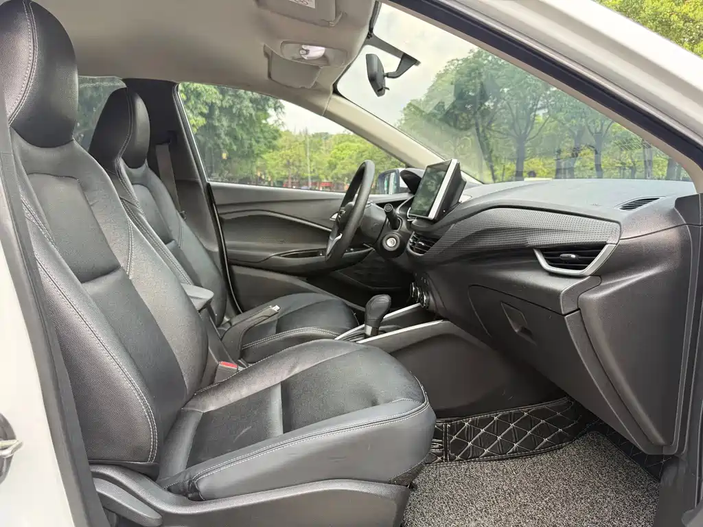 Chevrolet Cavalier 2019 — фото 10
