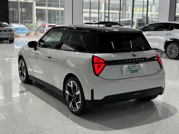 MINI Cooper 2025