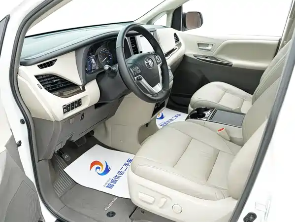 Toyota Sienna 2016