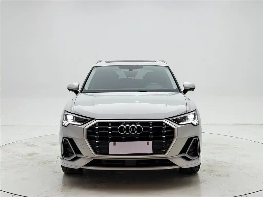 Audi Q3 2022 — фото 2