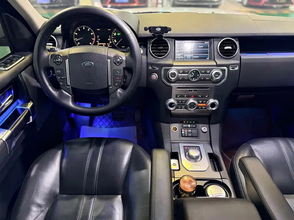 Land Rover Discovery 2015 — фото 9