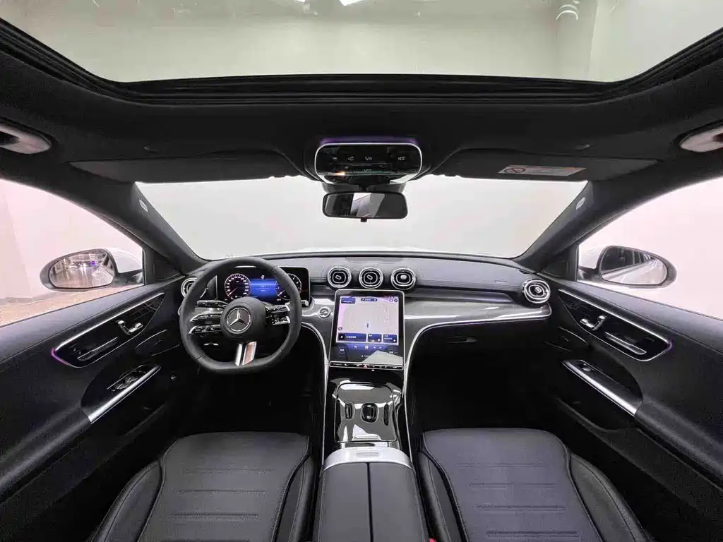 Mercedes-Benz C-Class 2024 — фото 15