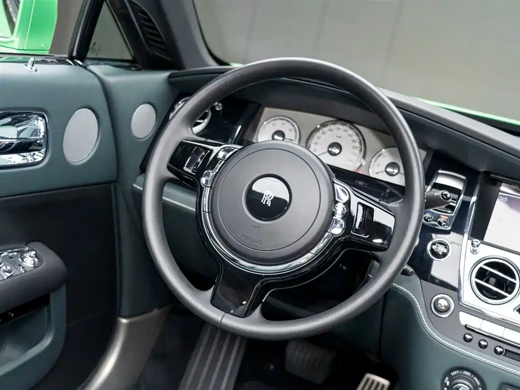 Rolls-Royce Dawn 2019 — фото 14
