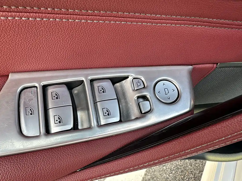 BMW 5 Series 2023 — фото 17