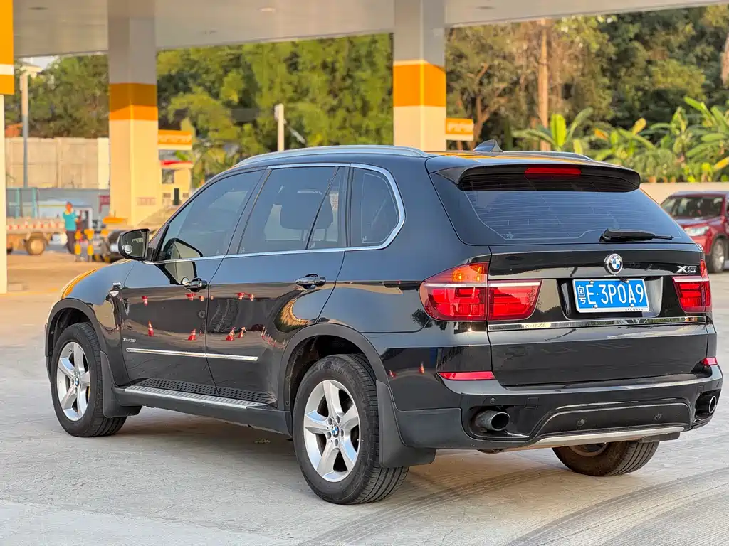 BMW X5 2010 — фото 7