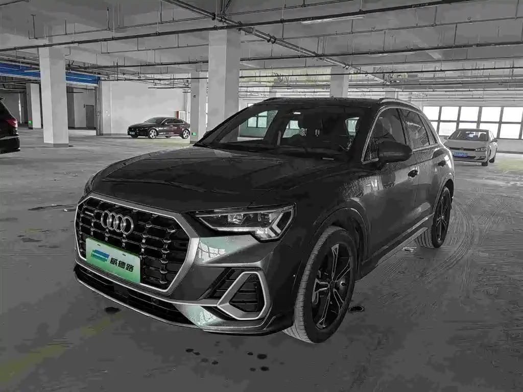 Audi Q3 2022 — фото 1