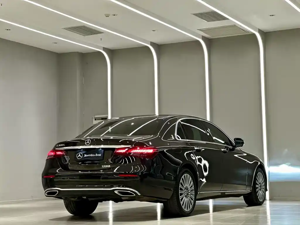 Mercedes-Benz E-Class 2022 — фото 7