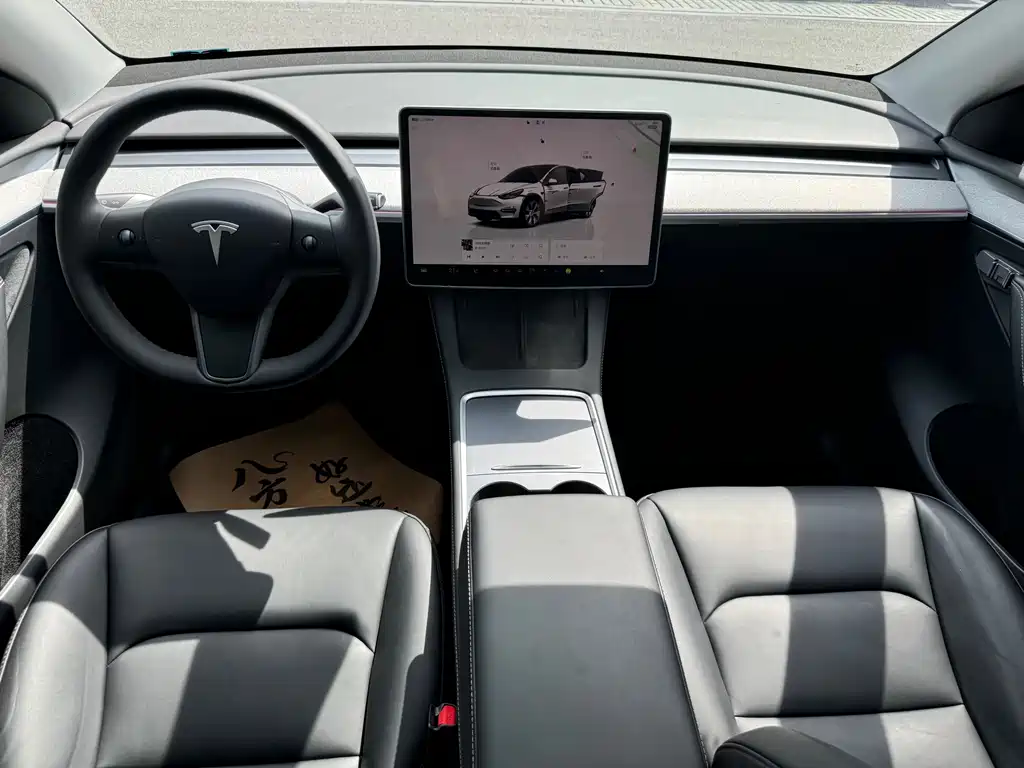 Tesla Model Y 2023 — фото 8