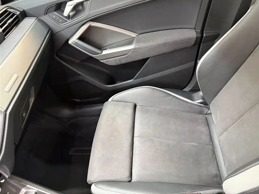 Audi Q3 2023 — фото 12