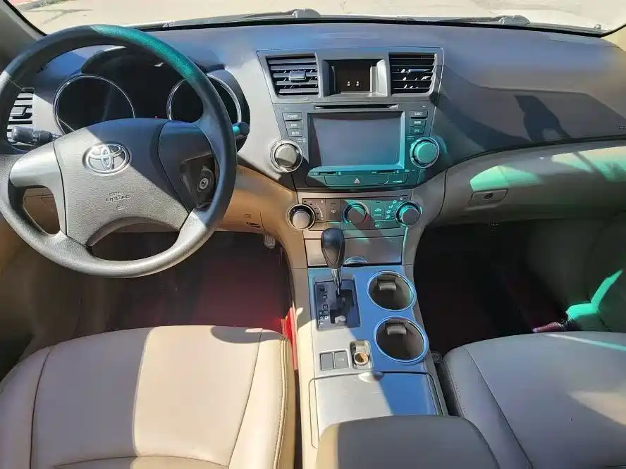 Toyota Highlander 2015 — фото 6