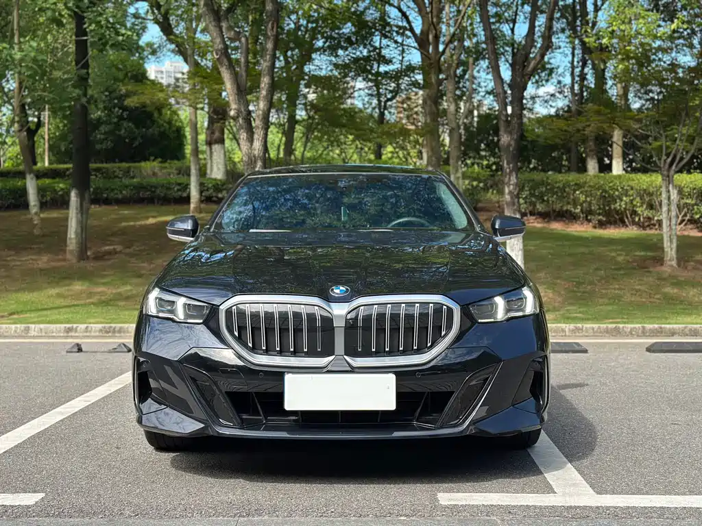 BMW 5 Series 2025