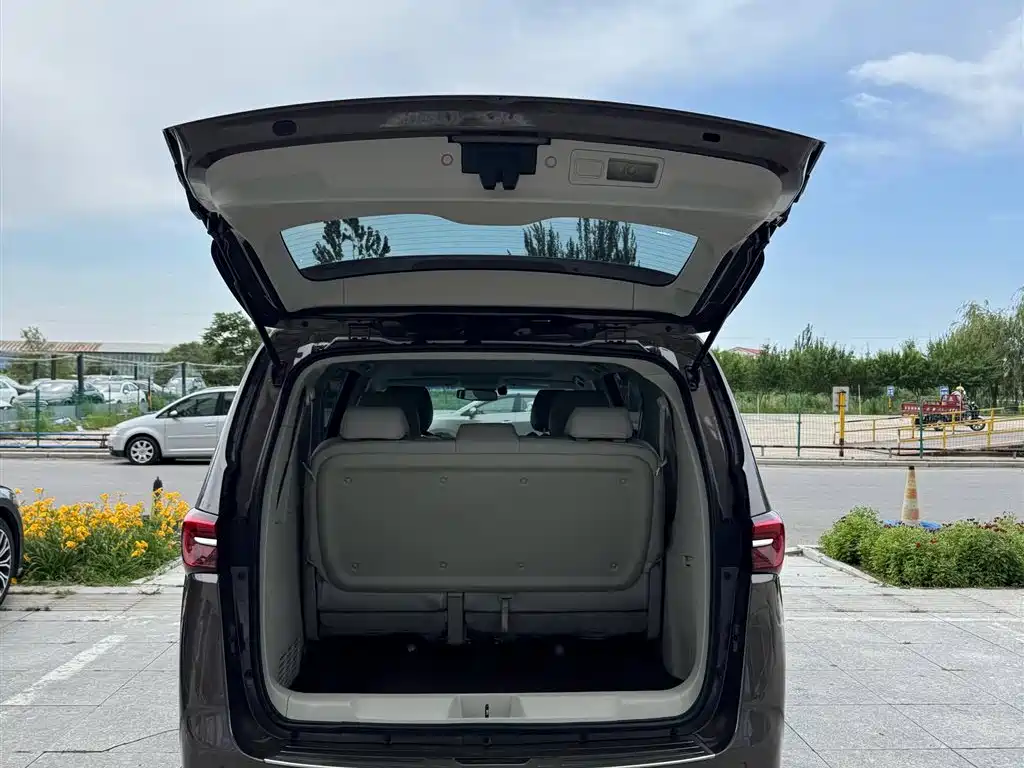 Buick GL8 2023
