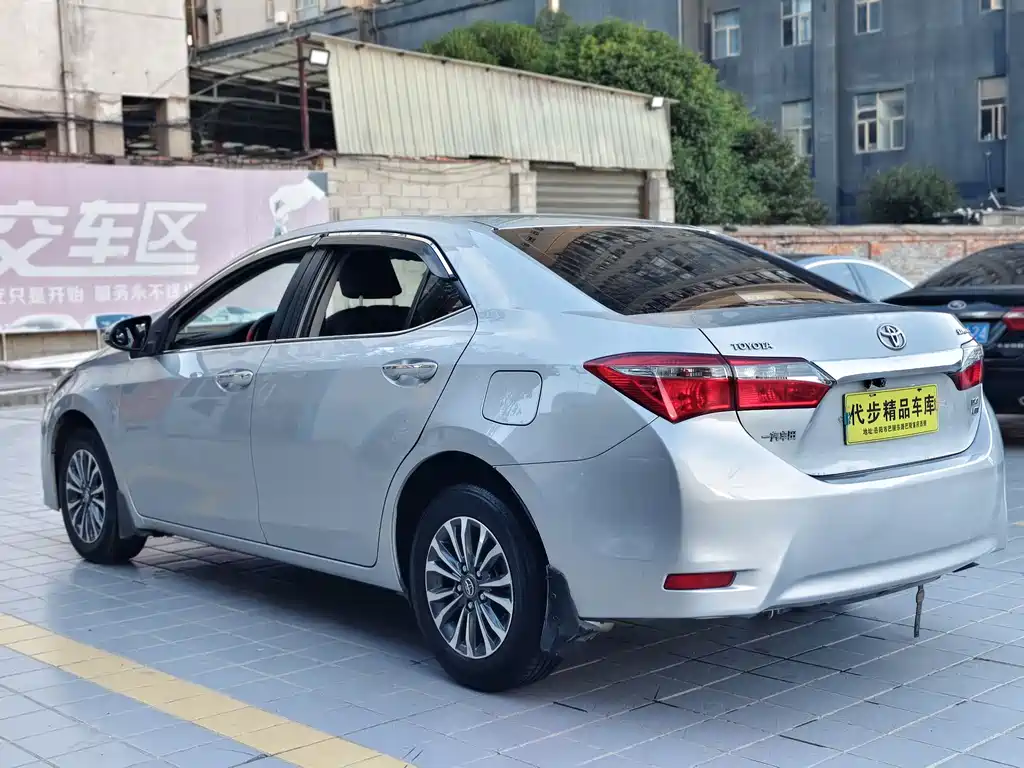 Toyota Corolla 2017 — фото 17