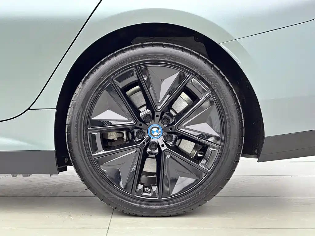 BMW i3 2024 — фото 9