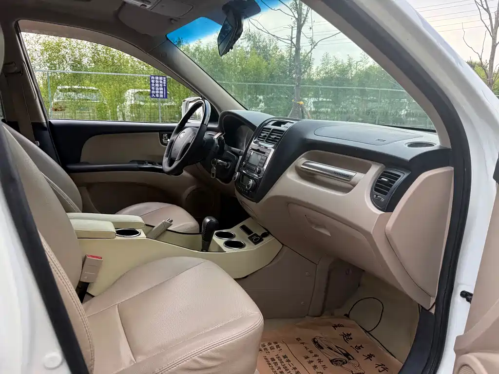Kia Sportage 2012 — фото 15