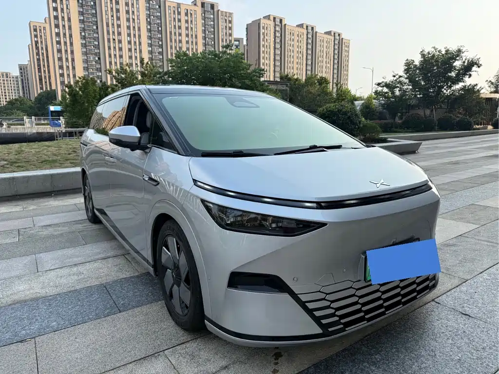 XPeng X9 2024