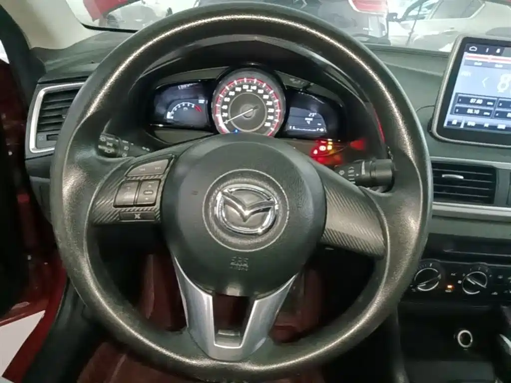 Mazda 3 Axela 2016 — фото 11