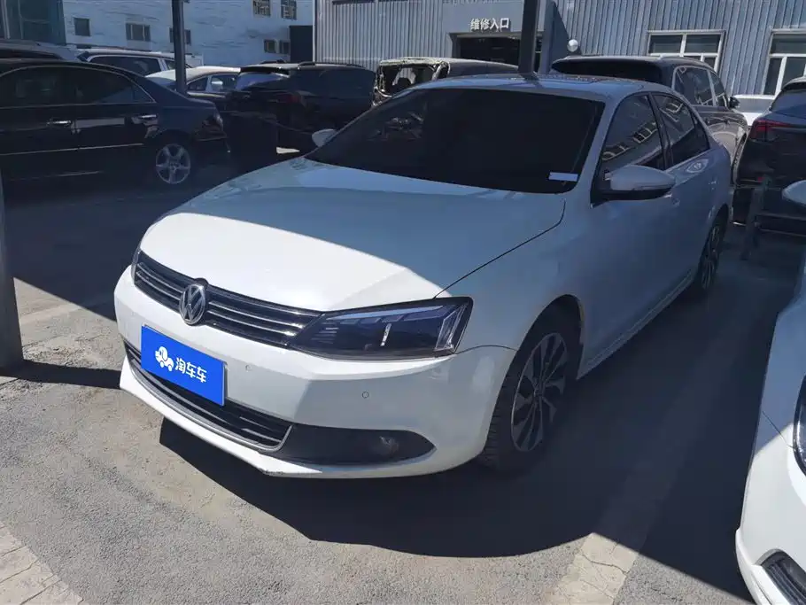 Volkswagen Sagitar 2014