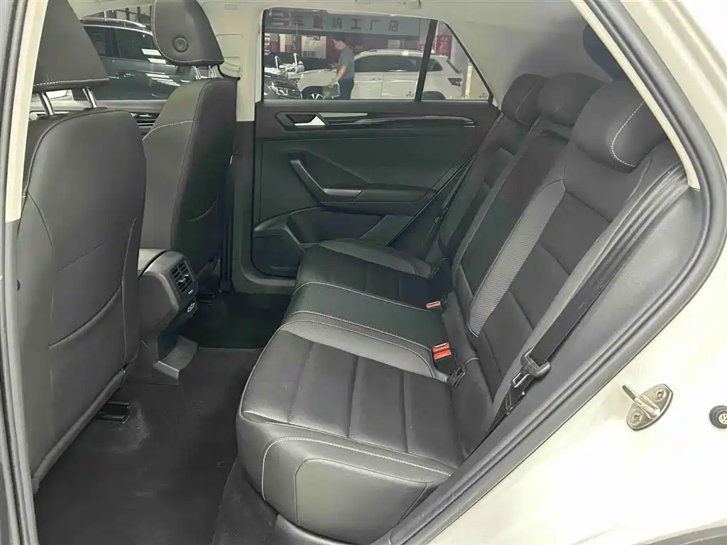 Volkswagen T-Roc 2022 — фото 14