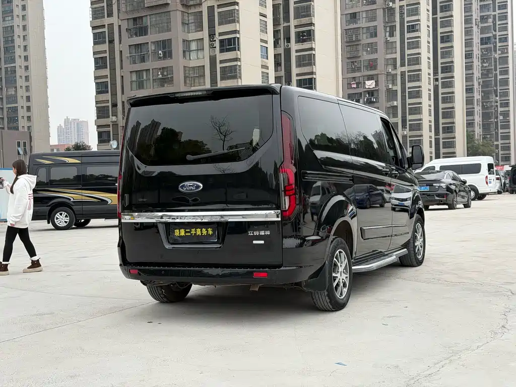 Ford Tourneo 2023 — фото 14