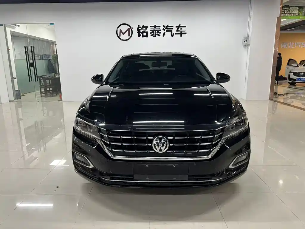 Volkswagen Passat 2019 — фото 1
