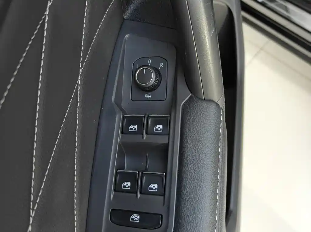 Volkswagen Tiguan L 2023 — фото 14