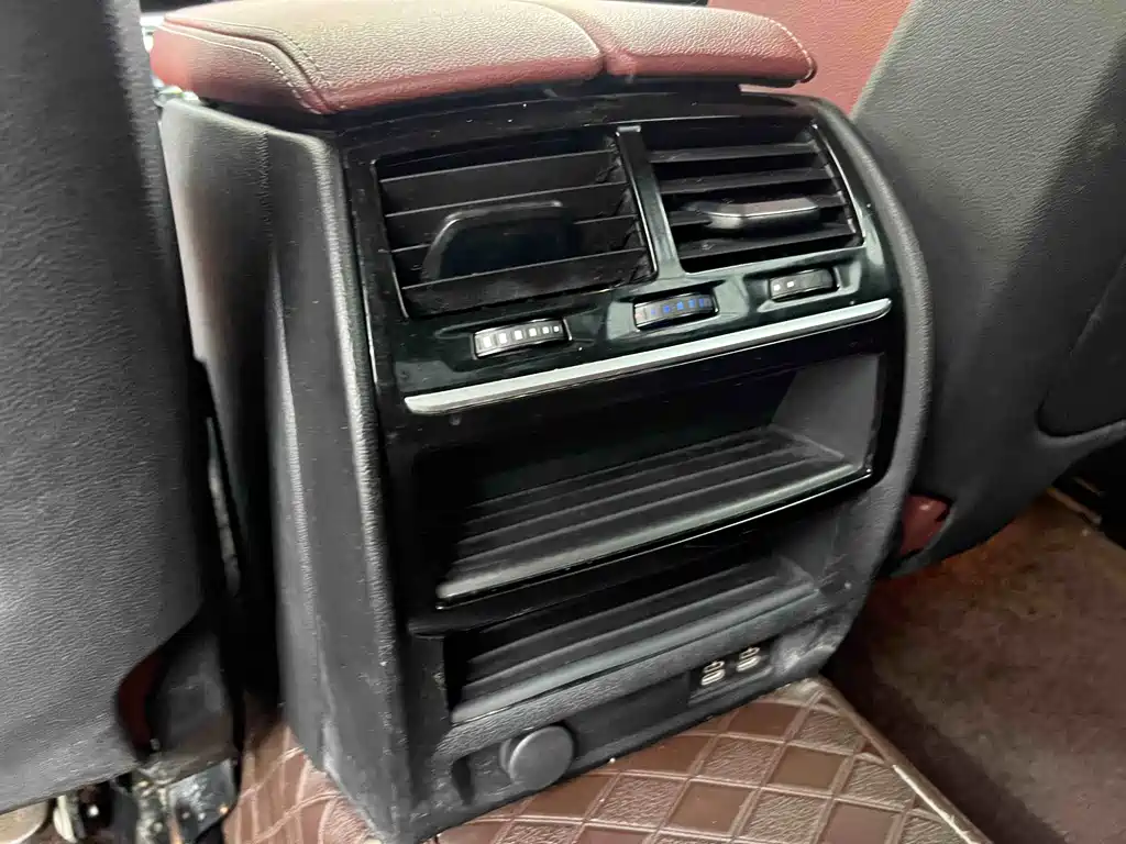 BMW 5 Series 2022 — фото 13