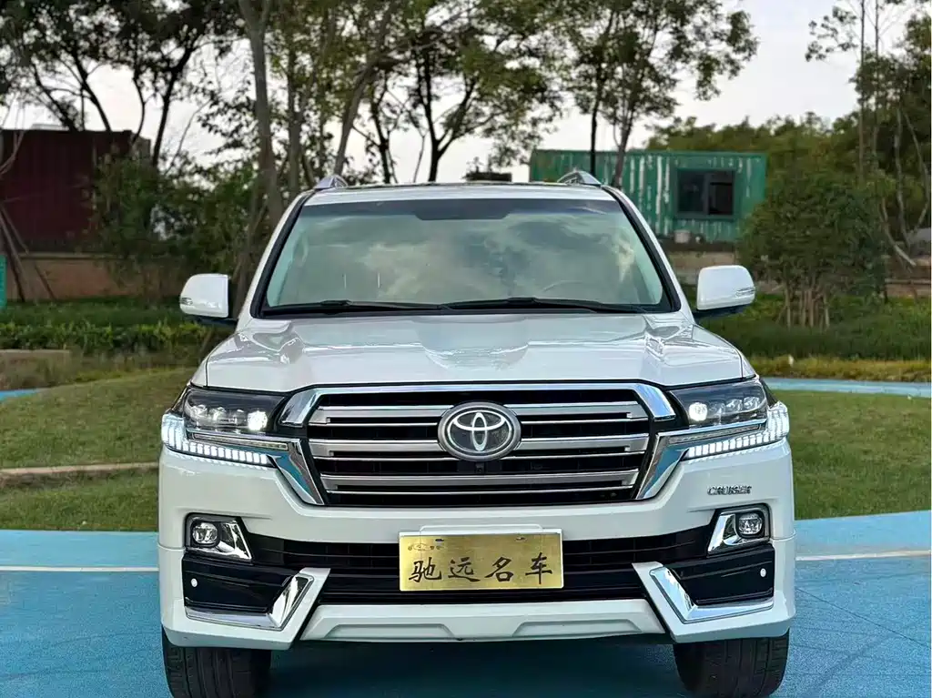 Toyota Land Cruiser 2020 — фото 2