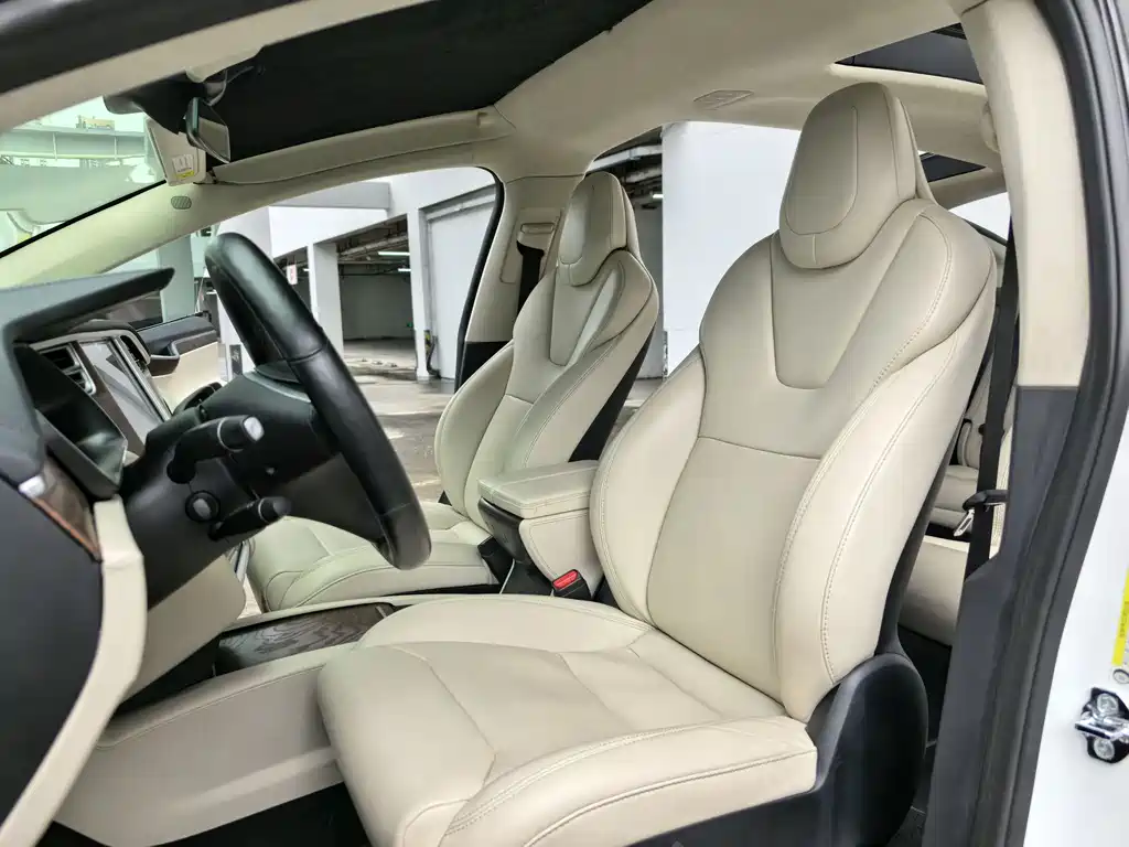 Tesla Model X 2018 — фото 5