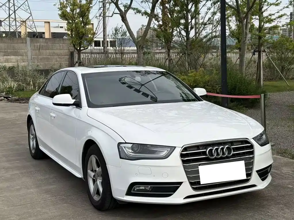 Audi A4L 2015
