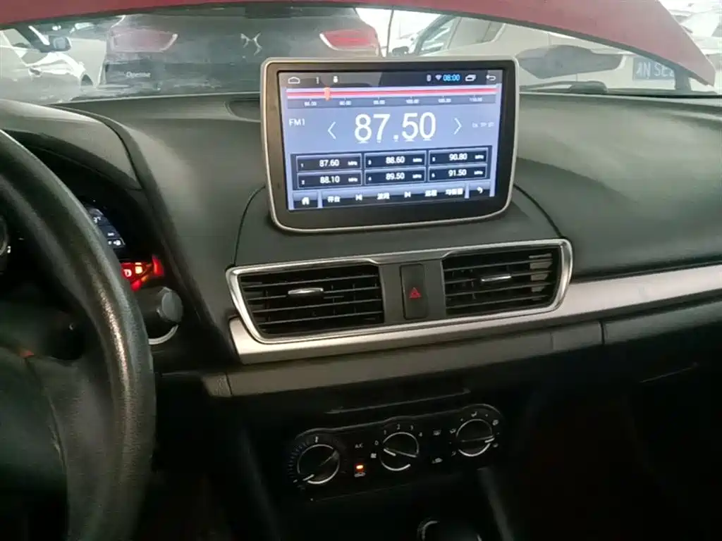 Mazda 3 Axela 2016 — фото 13
