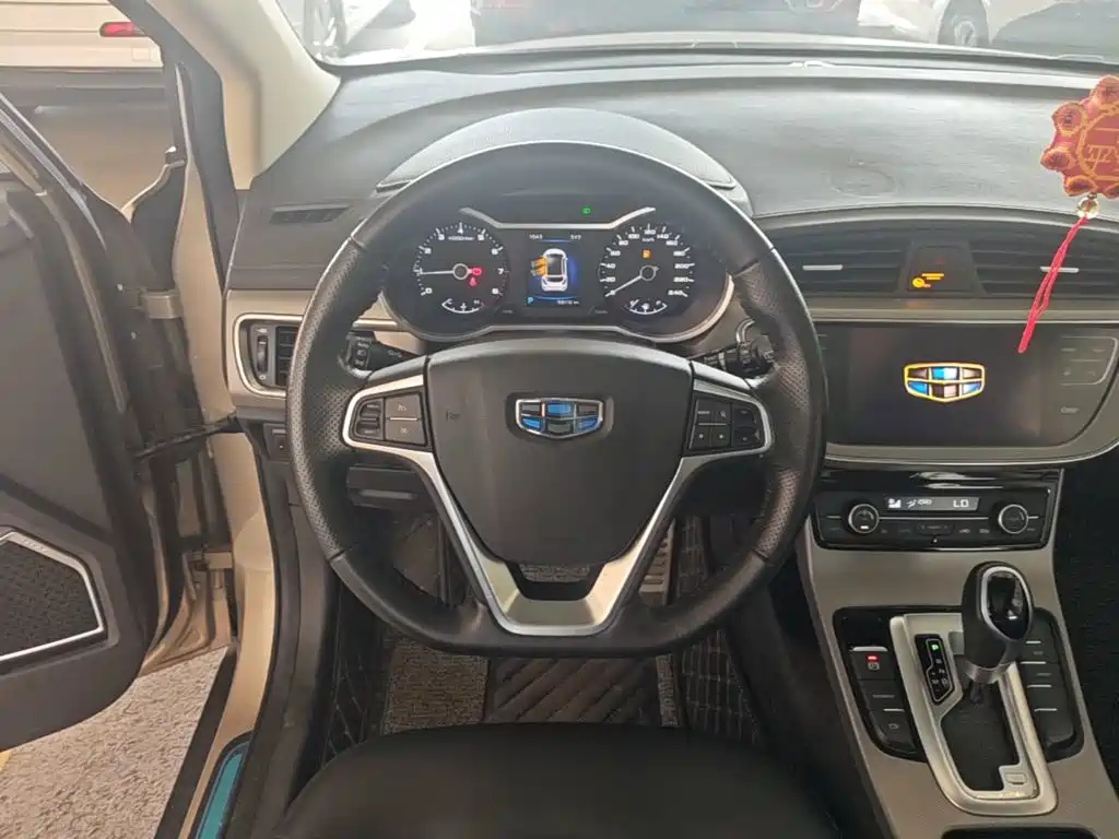 Geely Emgrand GS 2018 — фото 11