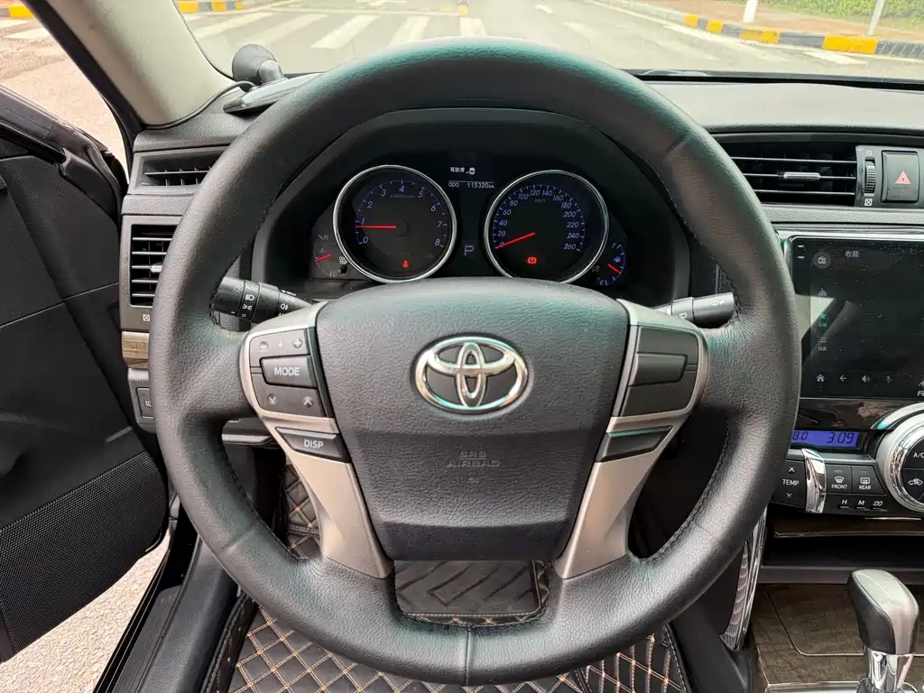 Toyota Reiz 2017 — фото 14