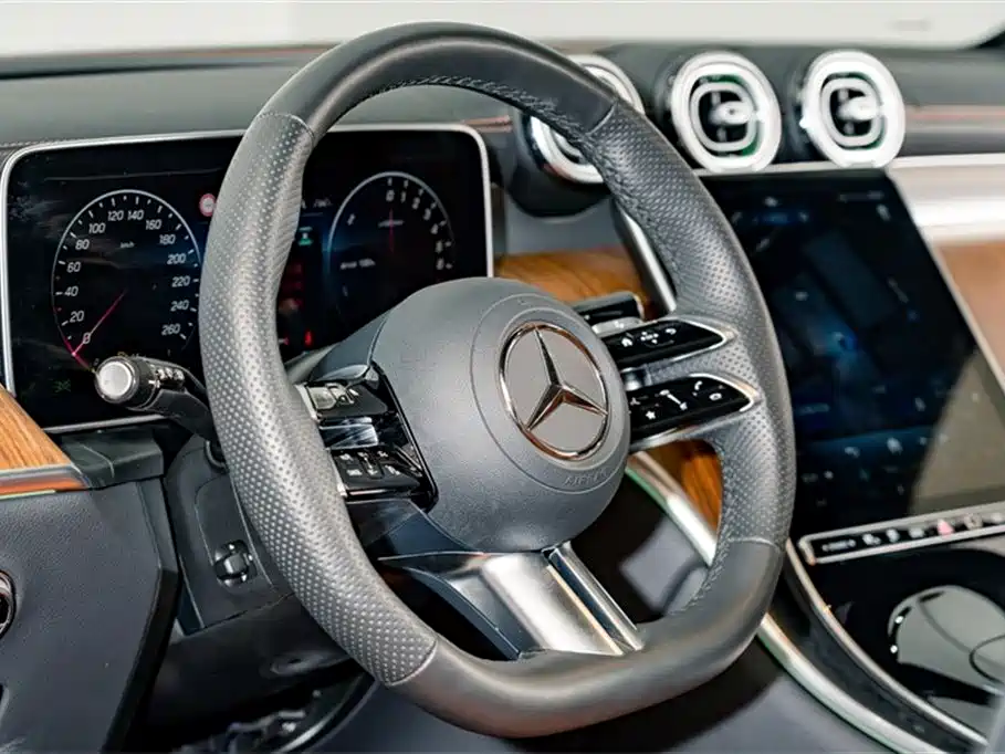 Mercedes-Benz GLC EV 2025 — фото 11