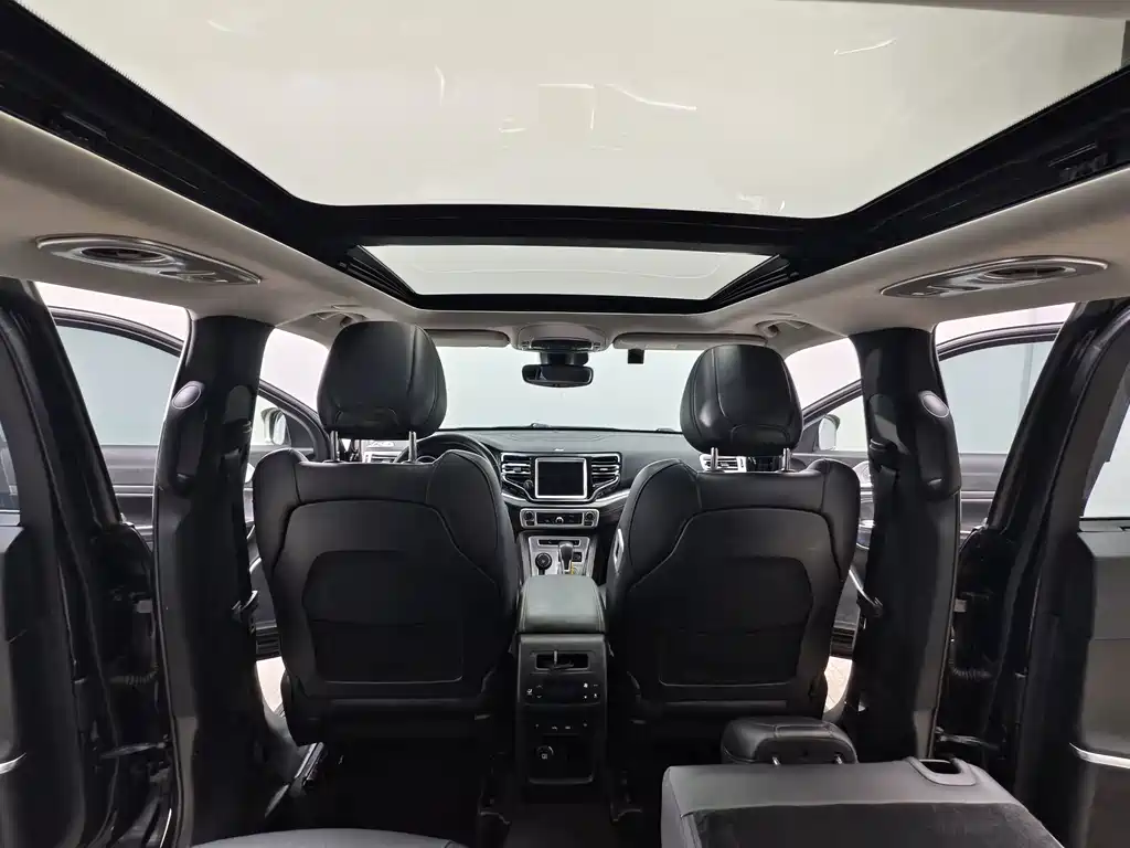 Jeep Grand Commander 2018 — фото 10