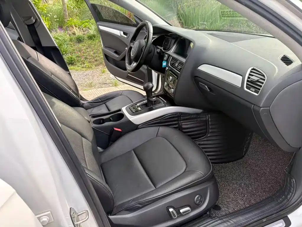 Audi A4L 2015