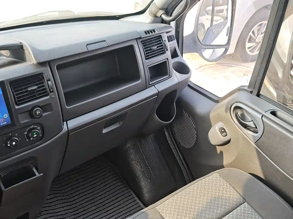 Ford Transit Custom 2018 — фото 14