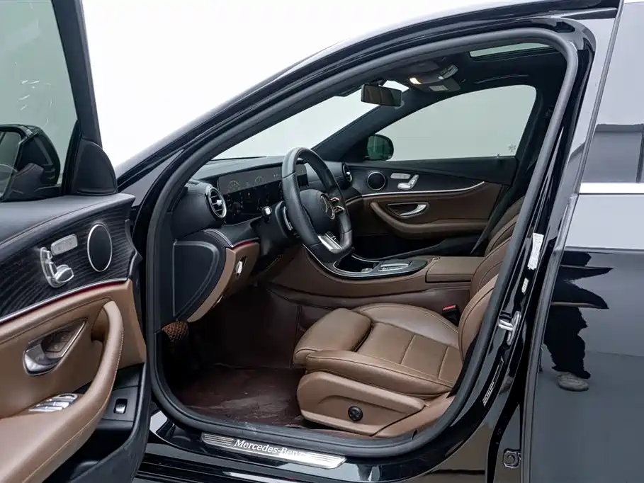 Mercedes-Benz E-Class 2022 — фото 16